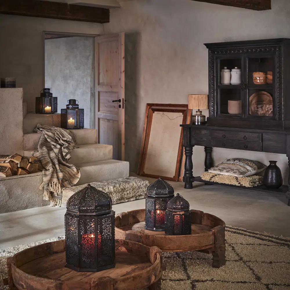 Luonnollinen TREASURE-pöytä