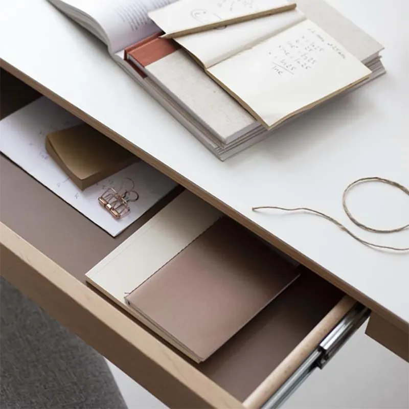 Sm131 Työpöytä Tammi Lakka 115X55X74Cm