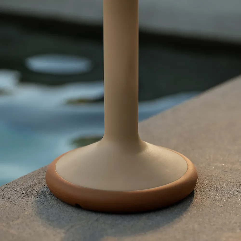 Kannettava aurinkokenno-lamppu Luu Beige