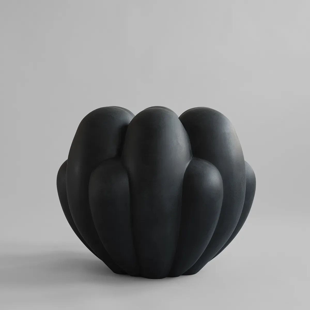 Käsintehty maljakko Bloom Big Black H44 cm
