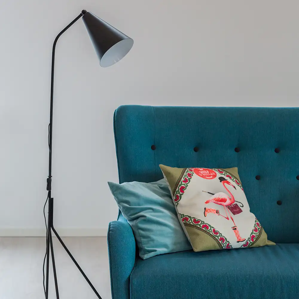 Yukon lattiavalaisin musta