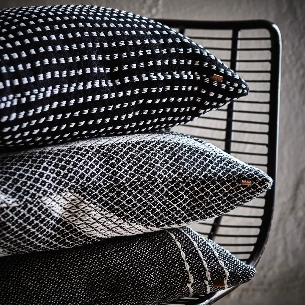 ANNA tyynynpäällinen musta/luonnollinen 50x50 cm