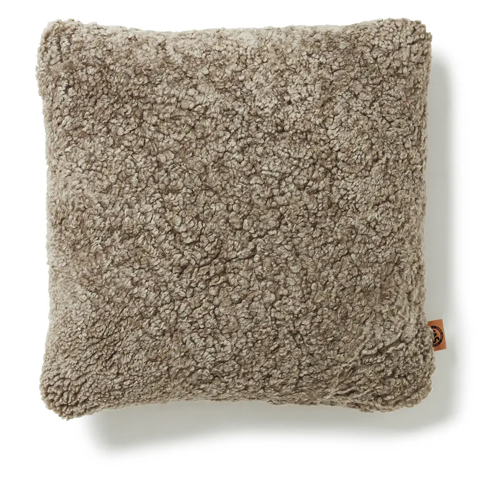 Skinnwille, Curly tyynyliina 45x45 cm Light Brown | Alk. 97,00 €