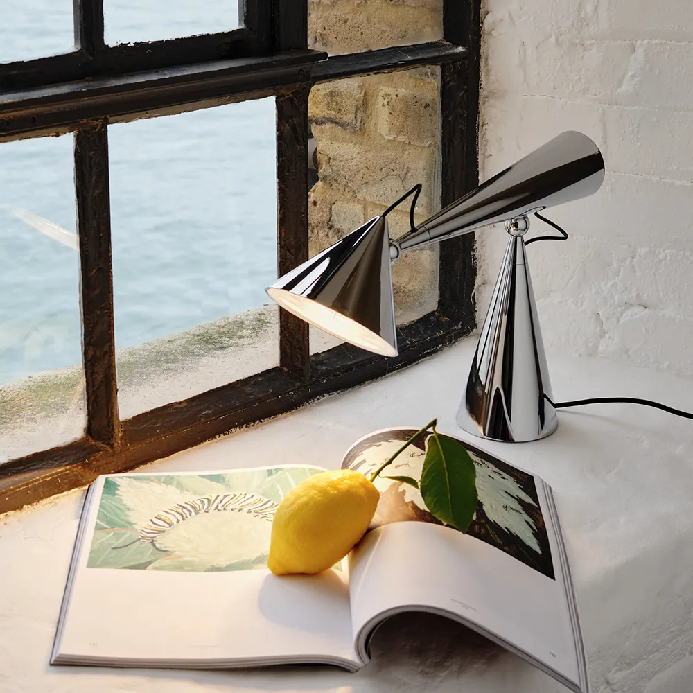 Pose Pöytälamppu LED Silver