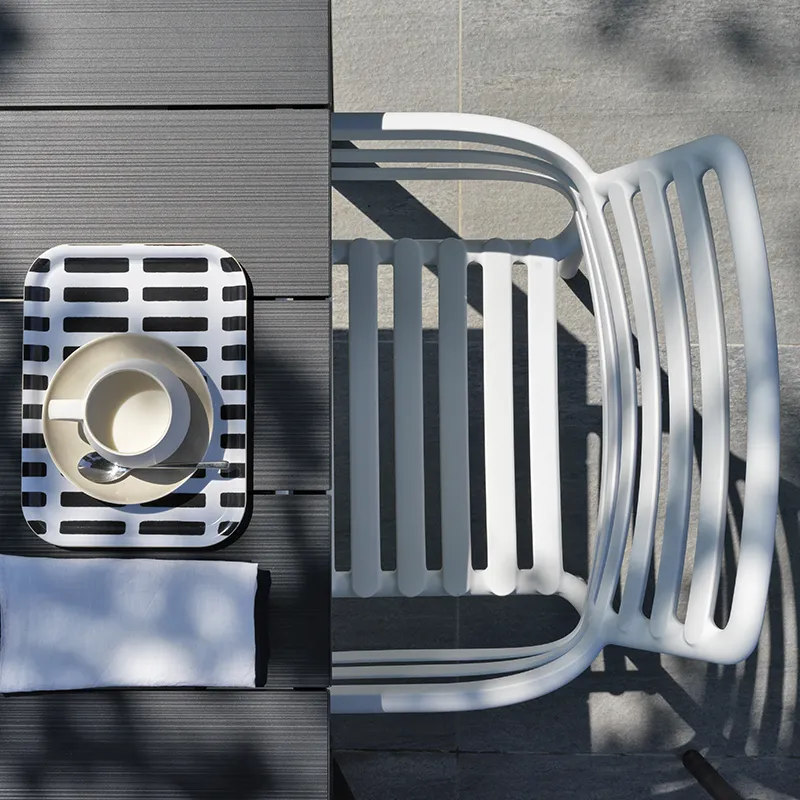 Doga käsinojatuoli White