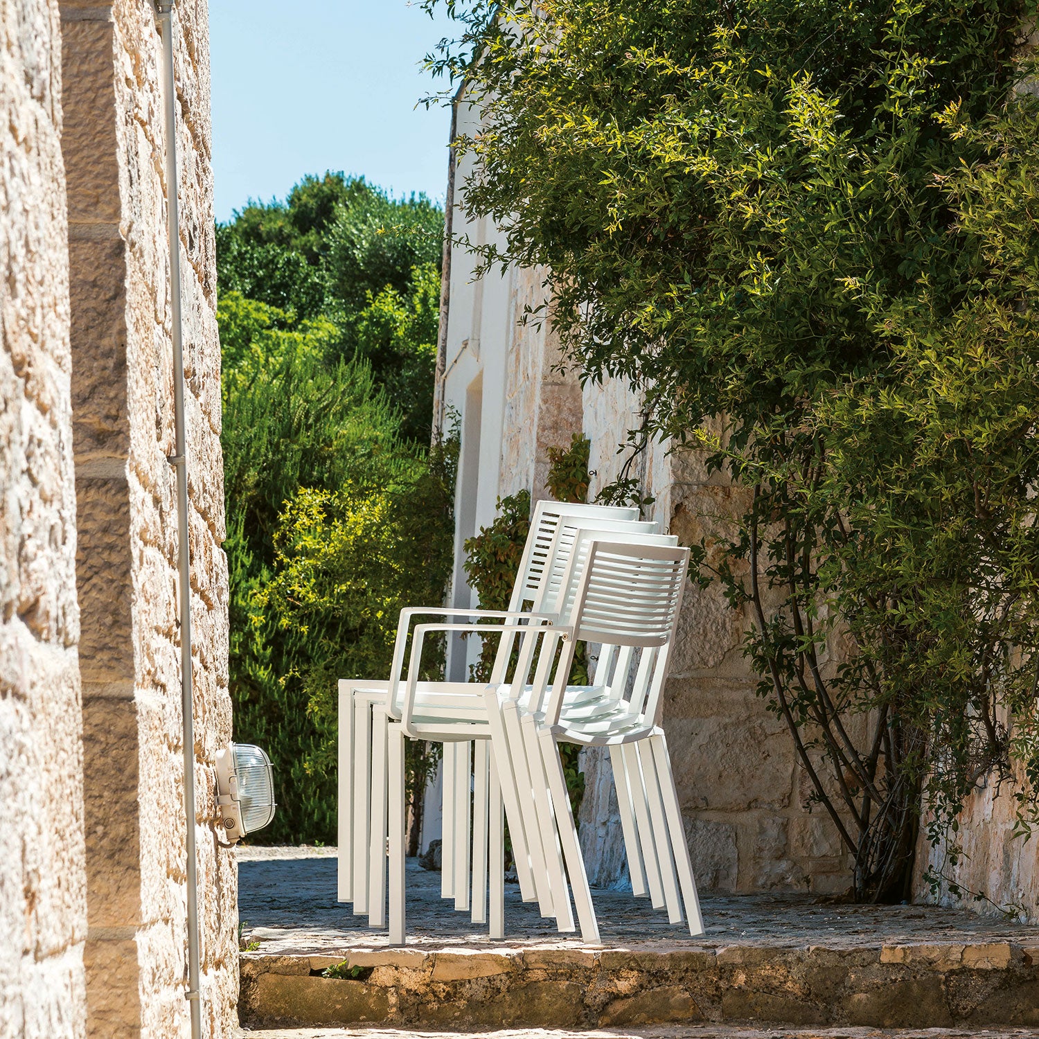 Easy käsinojallinen tuoli pinottava Black