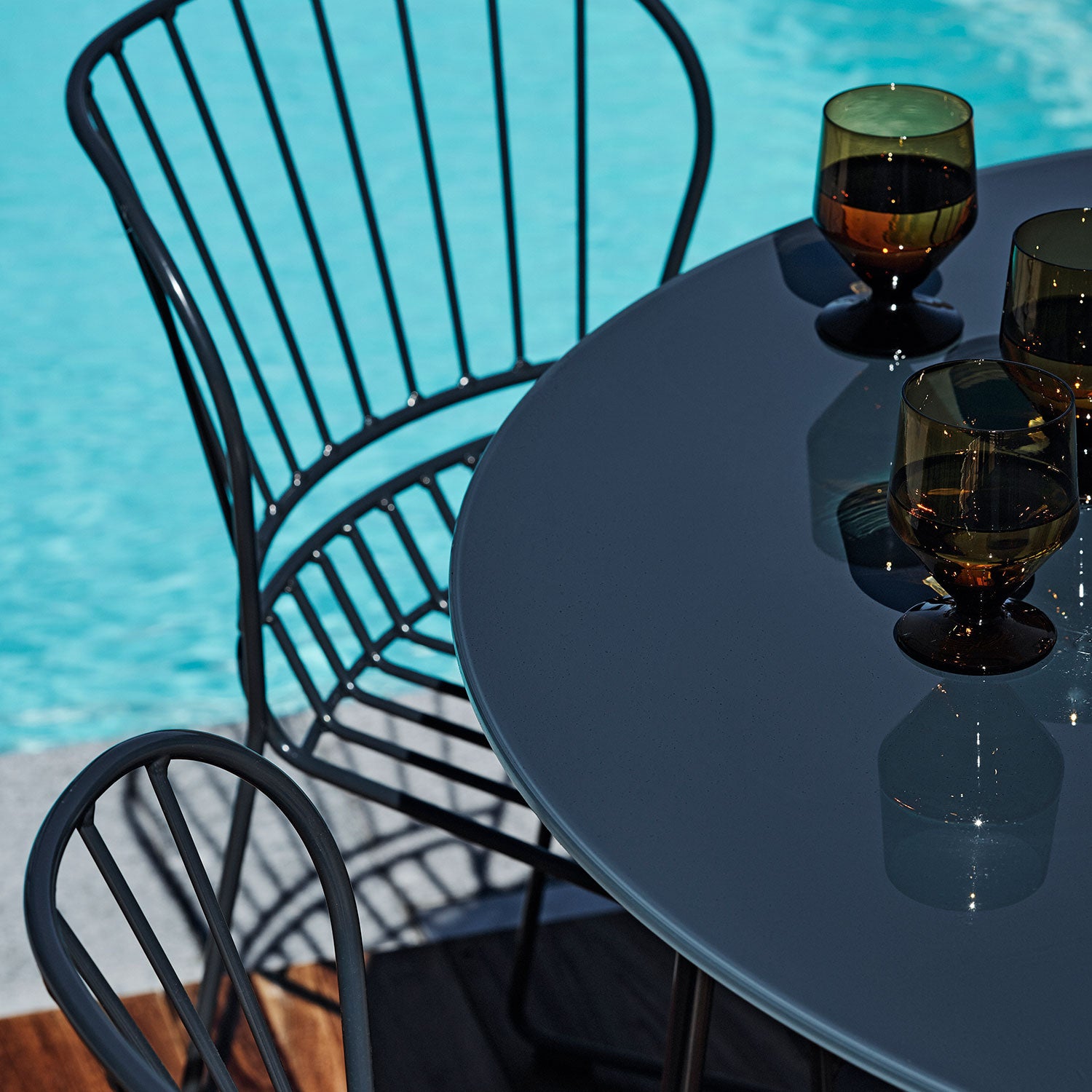 Resö tuoli tummanharmaa 