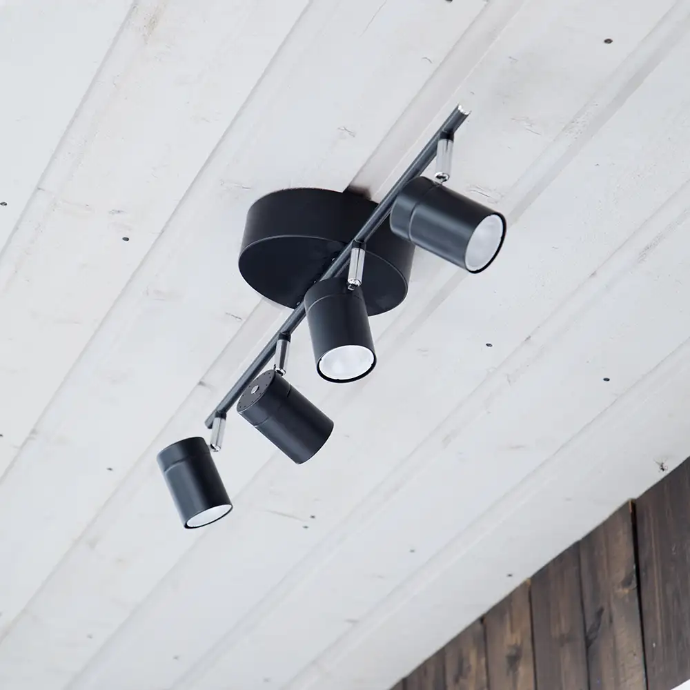 Correct kattokisko 4-spotti Musta