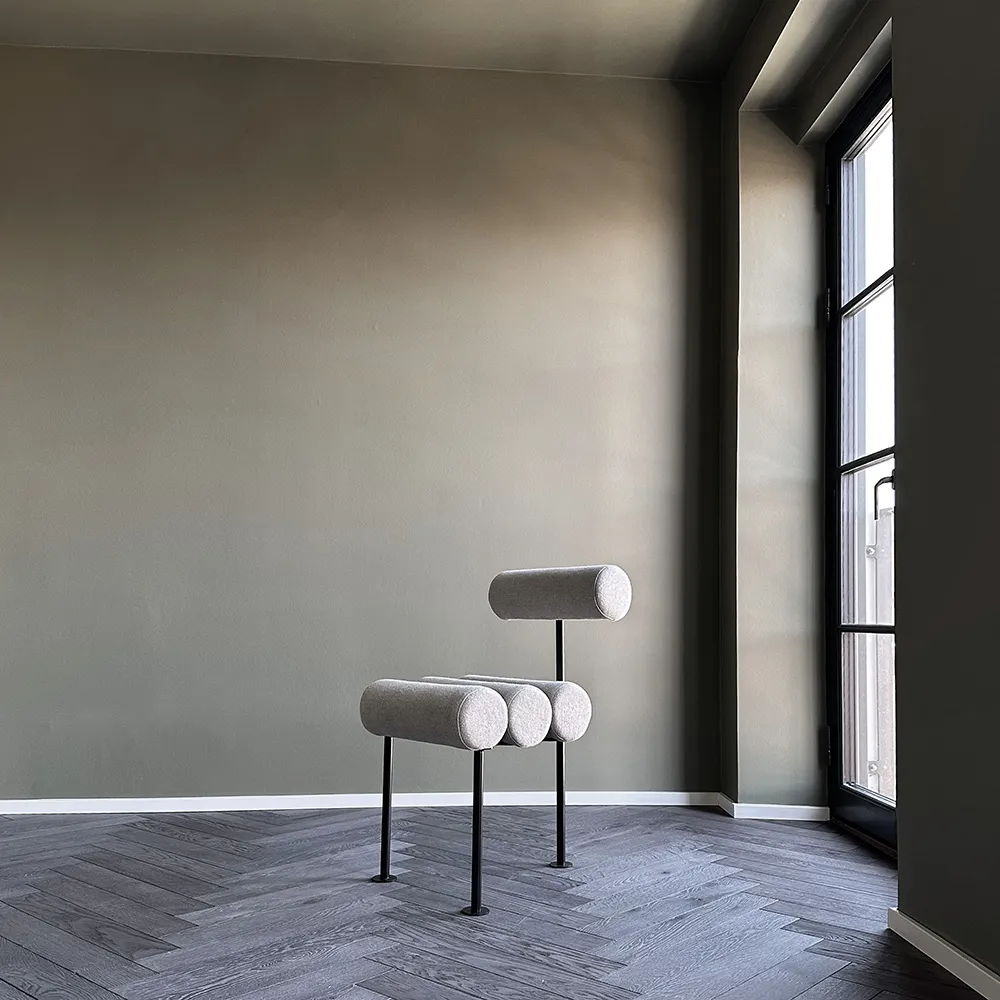 Hiro-ruokatuoli, musta runko - pellava