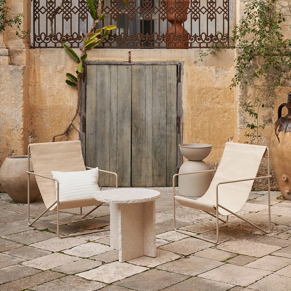 Mineral Sculptural Sivupöytä