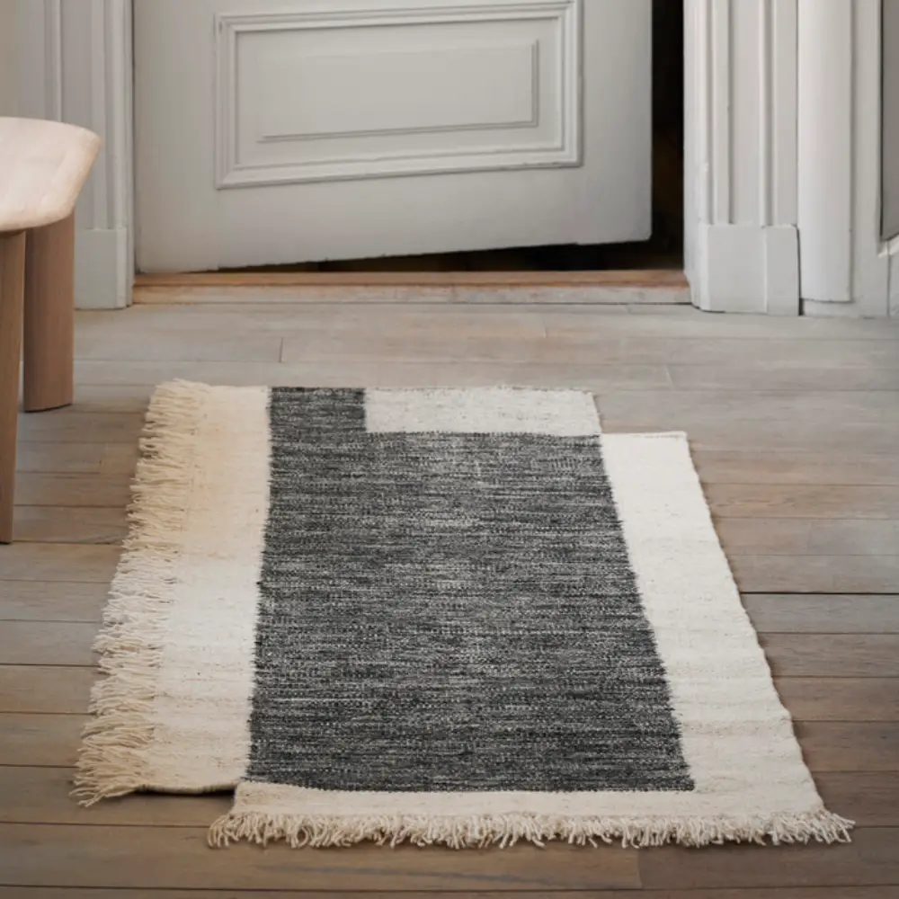 Counter Käsin kudottu villamatto 140x200 cm - Hiili/Luonnonvalkoinen