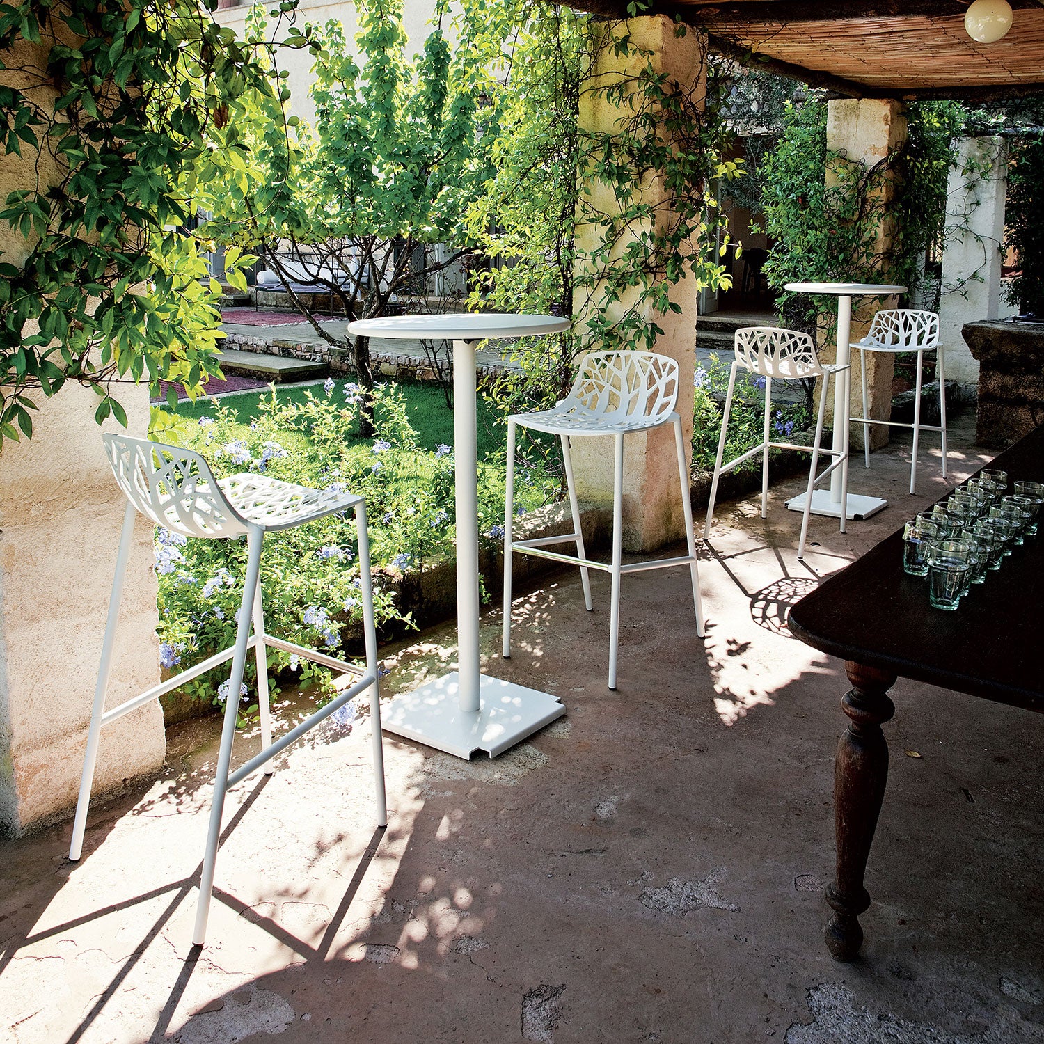 Forest baarijakkara 65 cm korkealla selkänojalla White 