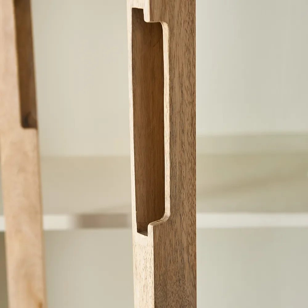  Pacifica näyttökaappi