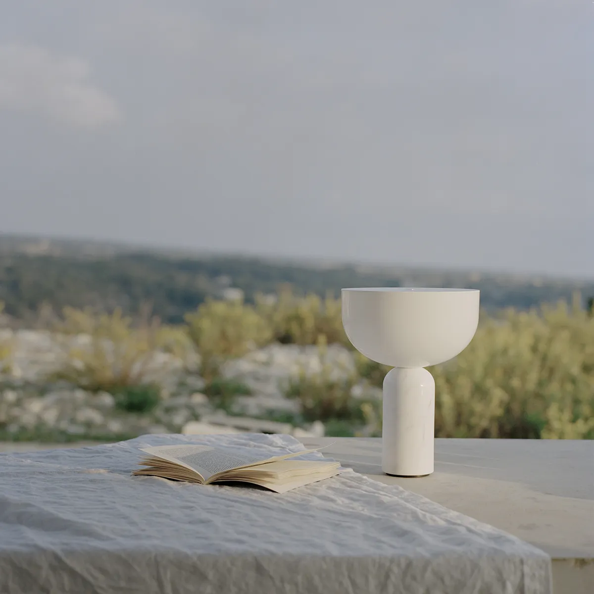 Kizu Kannettava pöytävalaisin Valkoinen Marble