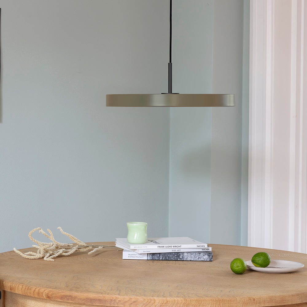 Asteria keskikokoinen kattovalaisin Ø43 cm taupe/musta