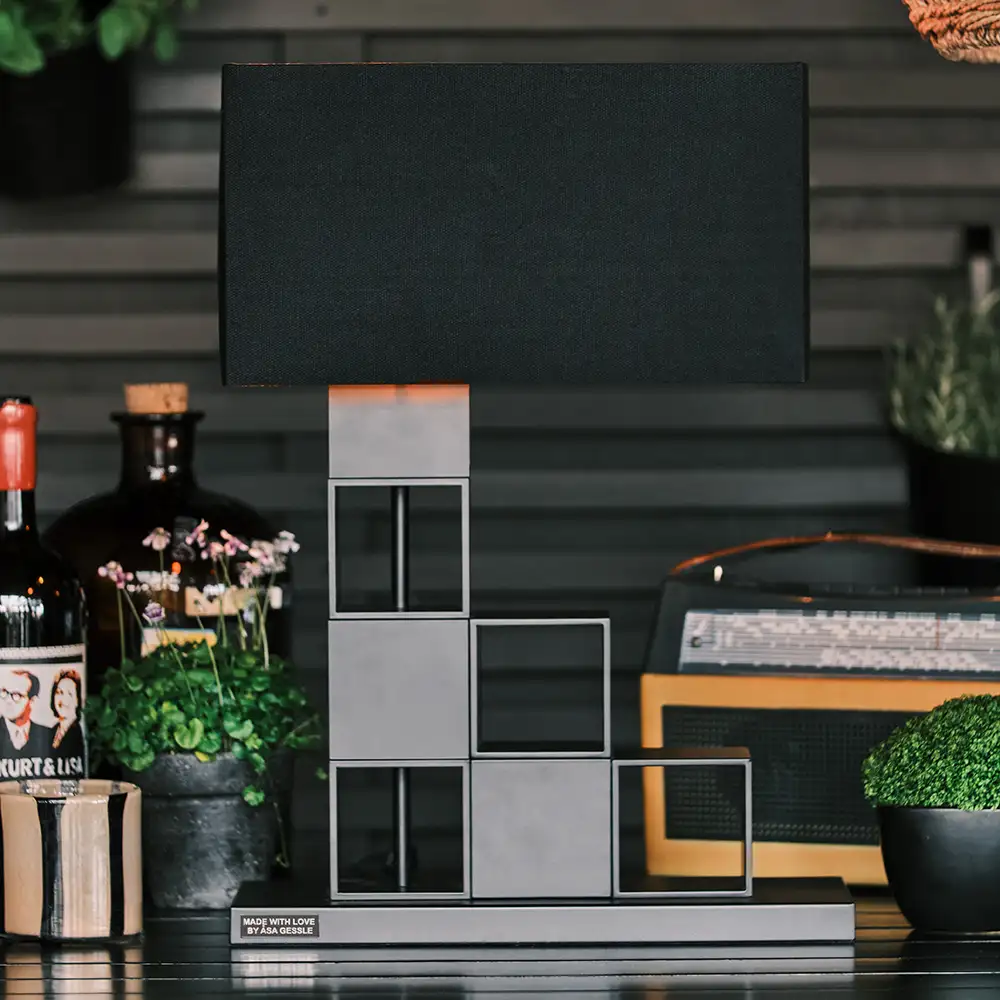 Love Is All Pöytälamppu 