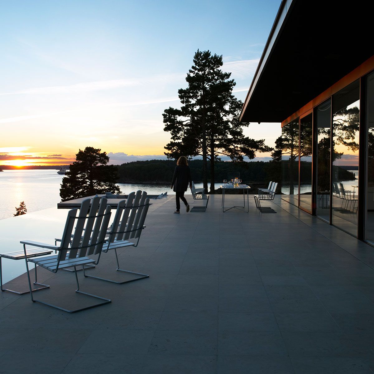 Sivupöytä L45 öljytty tammi Grythyttan Stålmöbler