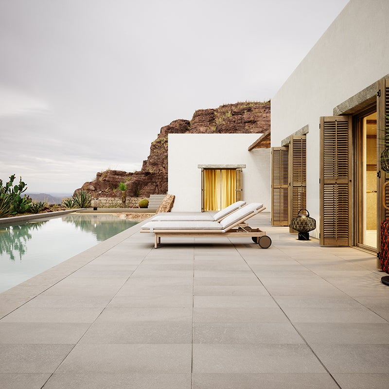 TIBBO aurinkotuoli teak-puusta pyörillä varustettuna 