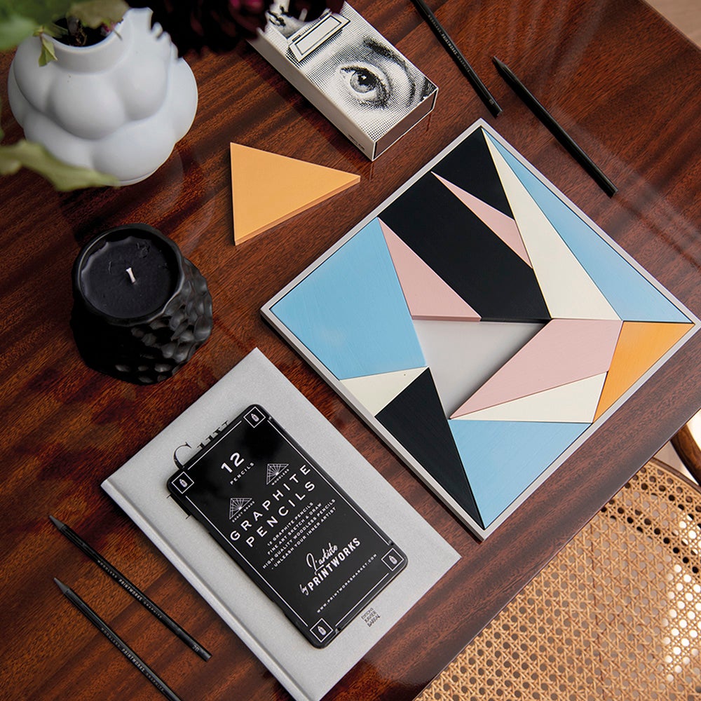 12  värillisiä kyniä - Graphite