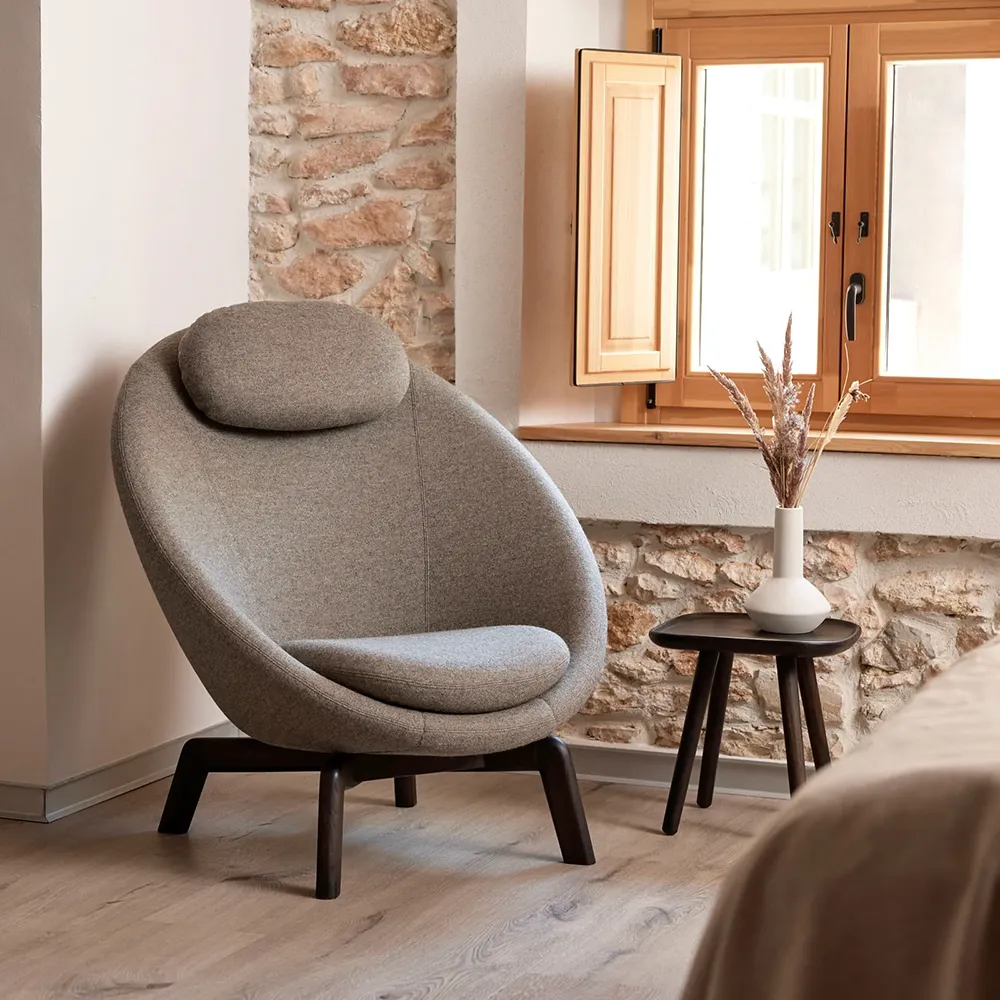 Pace Tuoli niskatyynyllä