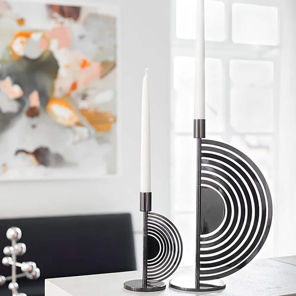 Cirkus Small Black Ø16xH20 cm Messinki med en svart finish Klong