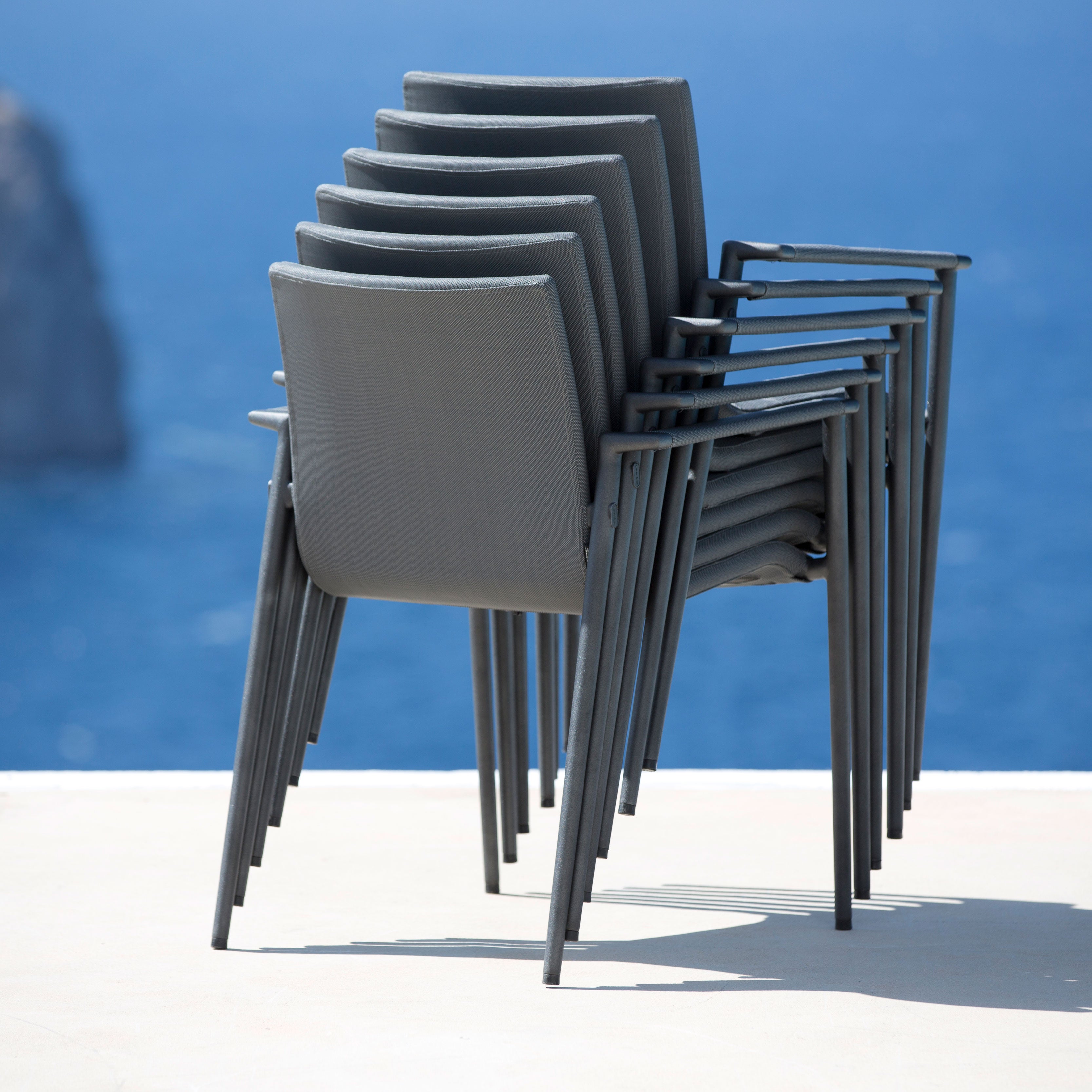 Core käsinojallinen tuoli Airtouch Taupe