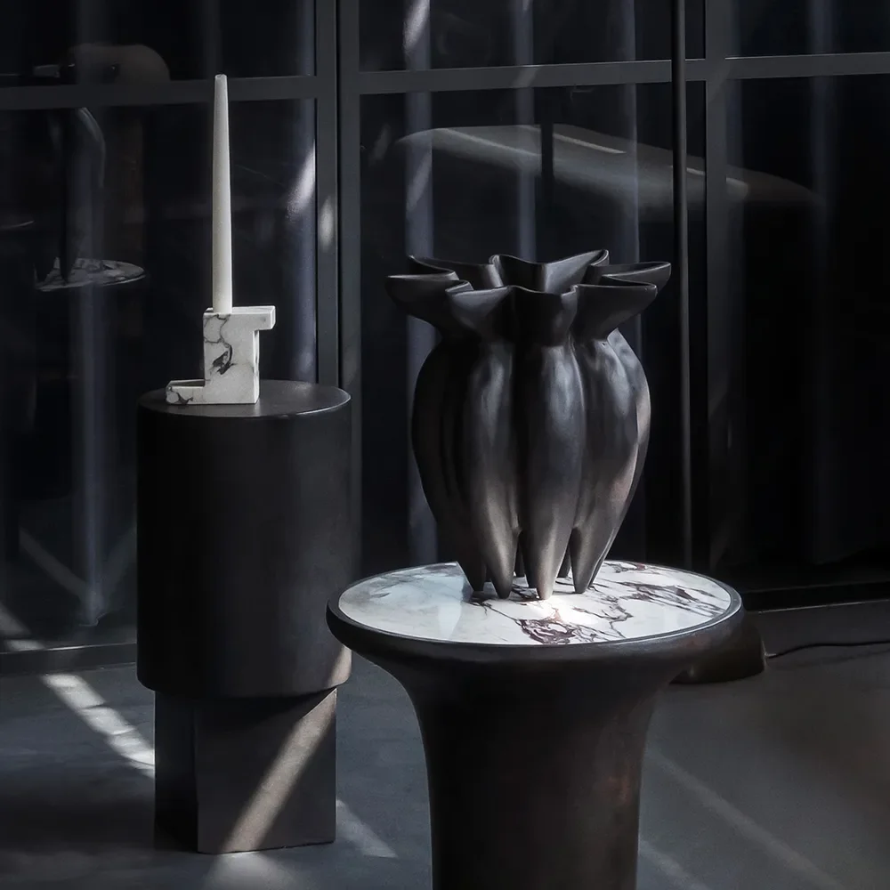 Trumpetti sohvapöytä matala - Calacatta