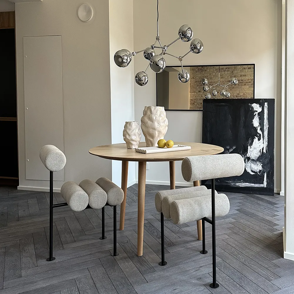 Hiro-ruokatuoli, musta runko - pellava