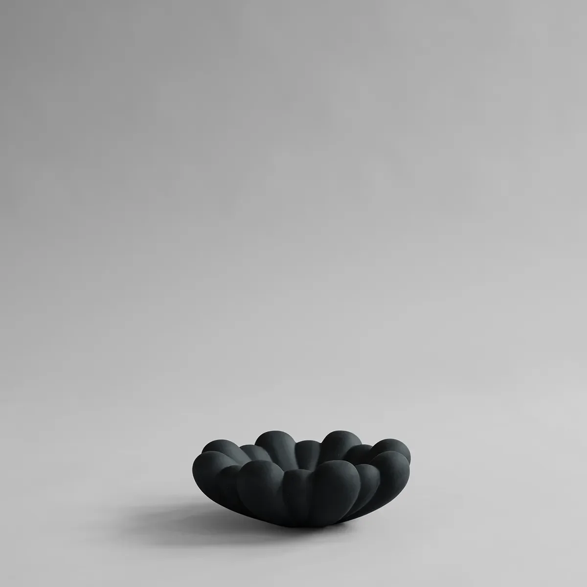 Käsintehty koristekulho Bloom Black Ø 28,5 cm
