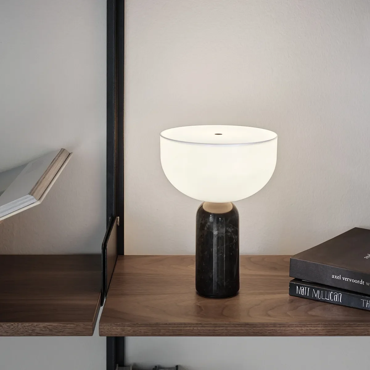 Kizu Kannettava pöytävalaisin Musta Marble